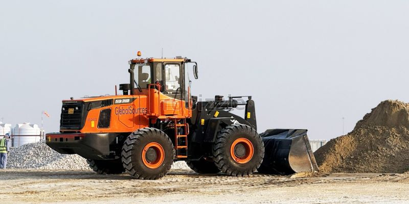 Top Heavy Duty Equipment Rental in Qatar for Construction Needs